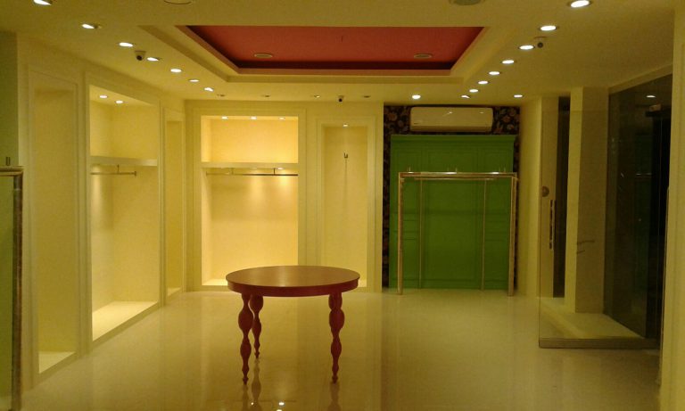 Chinyere Outlet Interior, photo 7